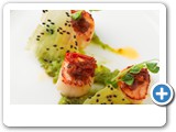 MARTI_Roger_Scallops Xo sauce, conpoy, preserved pickled vegetable, green pea, sesame chips