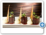 MARTI_Roger_Wagyu beef check, goose liver jus, potato mash, focaccia